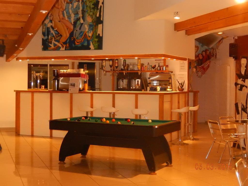 Hotel Eco Logis Espace Bellevue Séméac エクステリア 写真