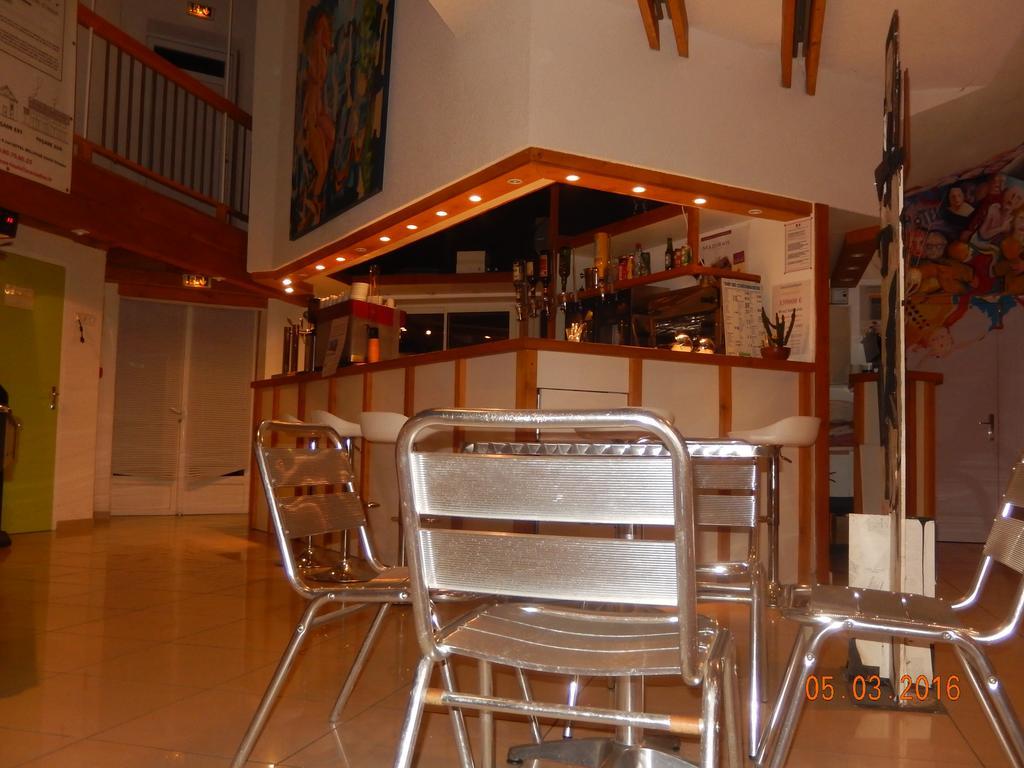 Hotel Eco Logis Espace Bellevue Séméac エクステリア 写真