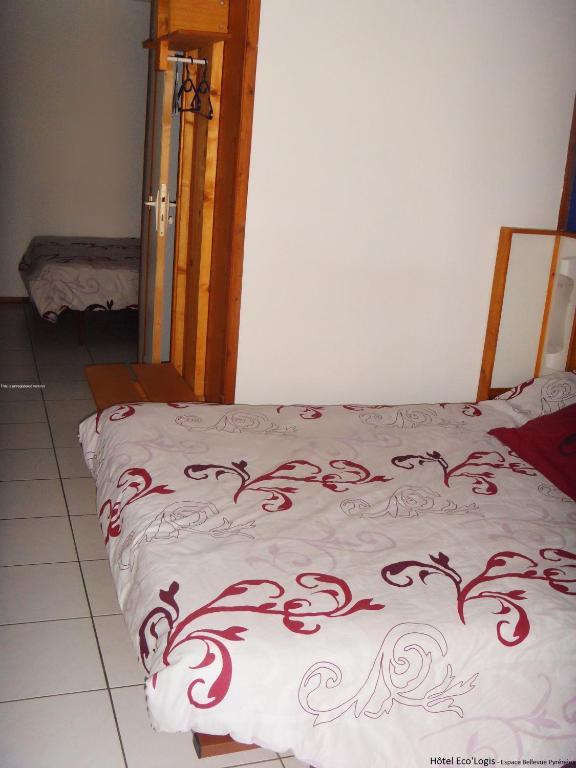 Hotel Eco Logis Espace Bellevue Séméac 部屋 写真