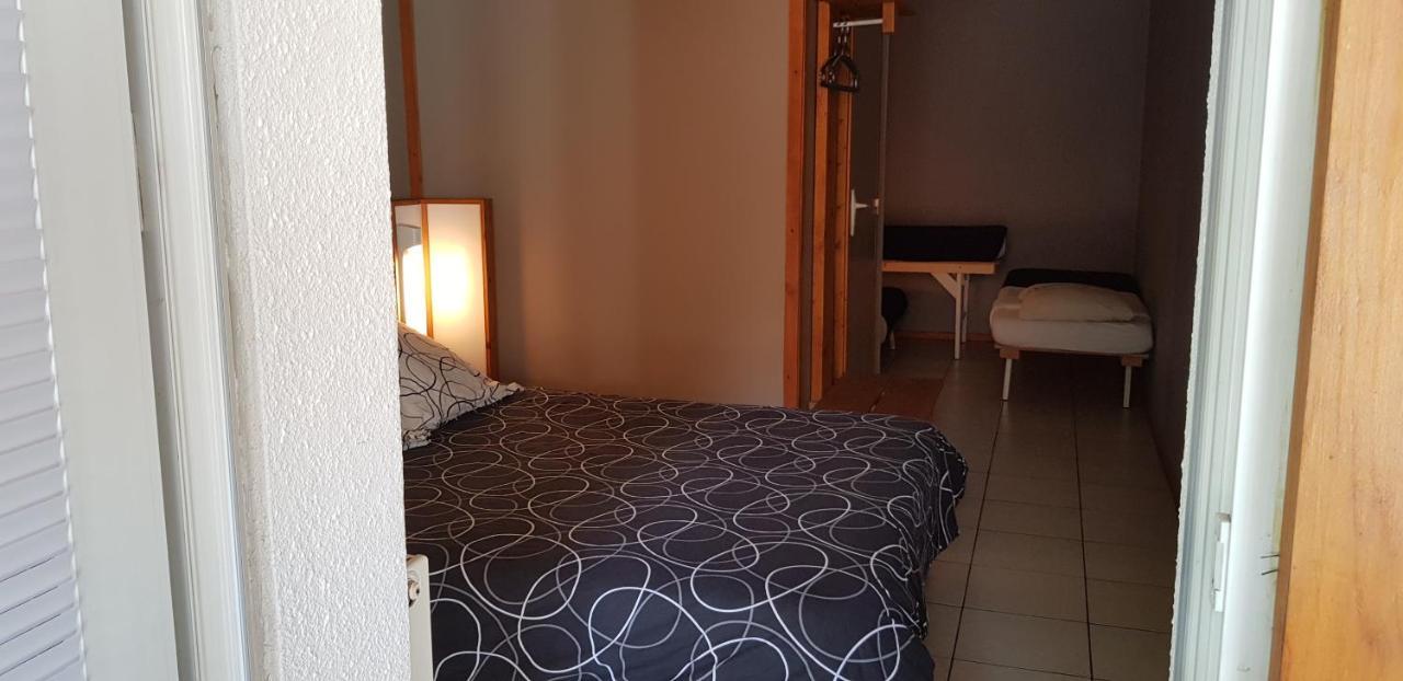 Hotel Eco Logis Espace Bellevue Séméac エクステリア 写真