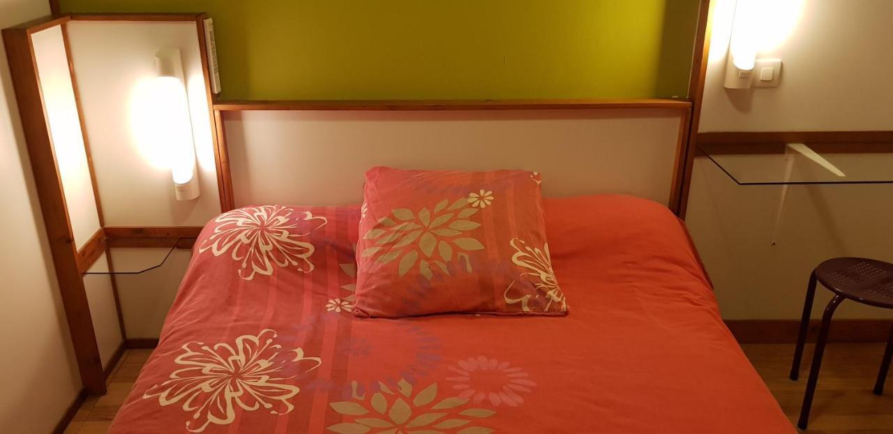 Hotel Eco Logis Espace Bellevue Séméac エクステリア 写真
