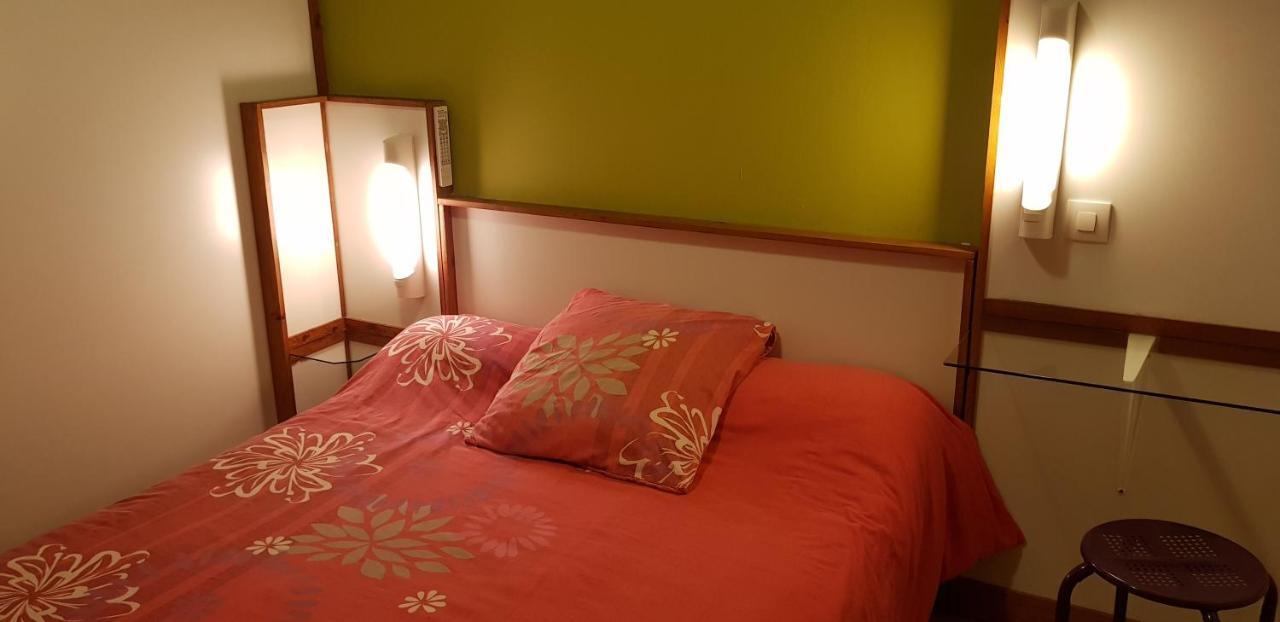 Hotel Eco Logis Espace Bellevue Séméac エクステリア 写真