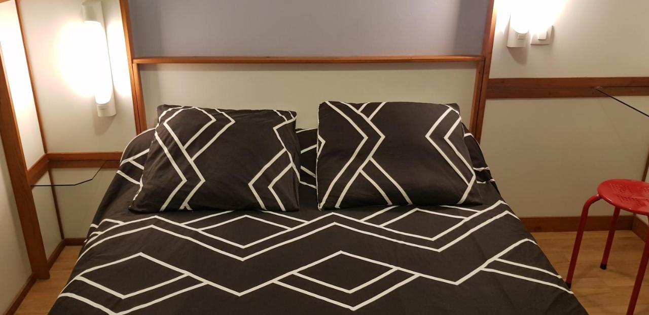 Hotel Eco Logis Espace Bellevue Séméac エクステリア 写真